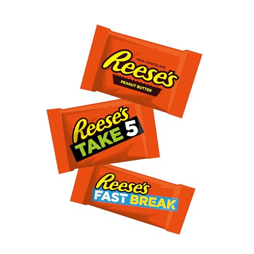 REESE'S Assorted Chocolate and Peanut Butter Snack Size, Candy Party Pack, 32.06 oz