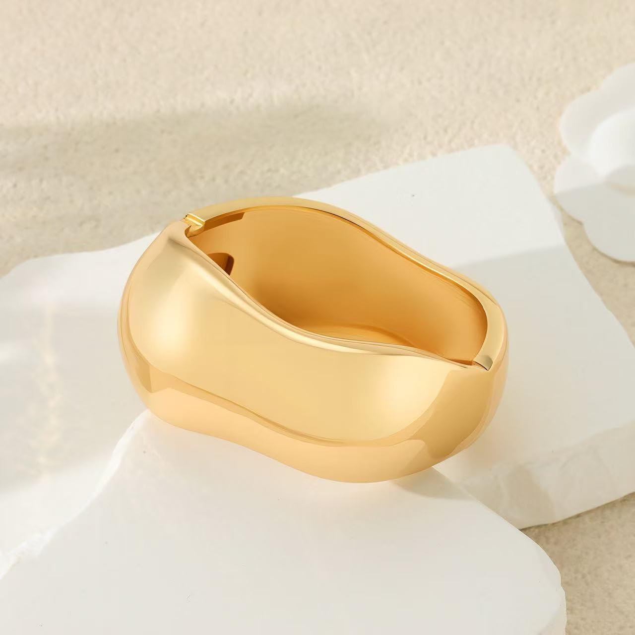 RchSLK 3Pcs Chunky Gold Bangles Bracelets for Women, Spring Hinged Big Stackable Bangles Set, Trendy Cuff Bracelet Stack Fashion