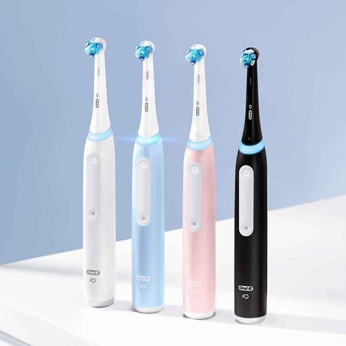 Oral-B iO3 Electric Toothbrush (1) with (1) Ultimate Clean Brush Head and (1) Charger, Black