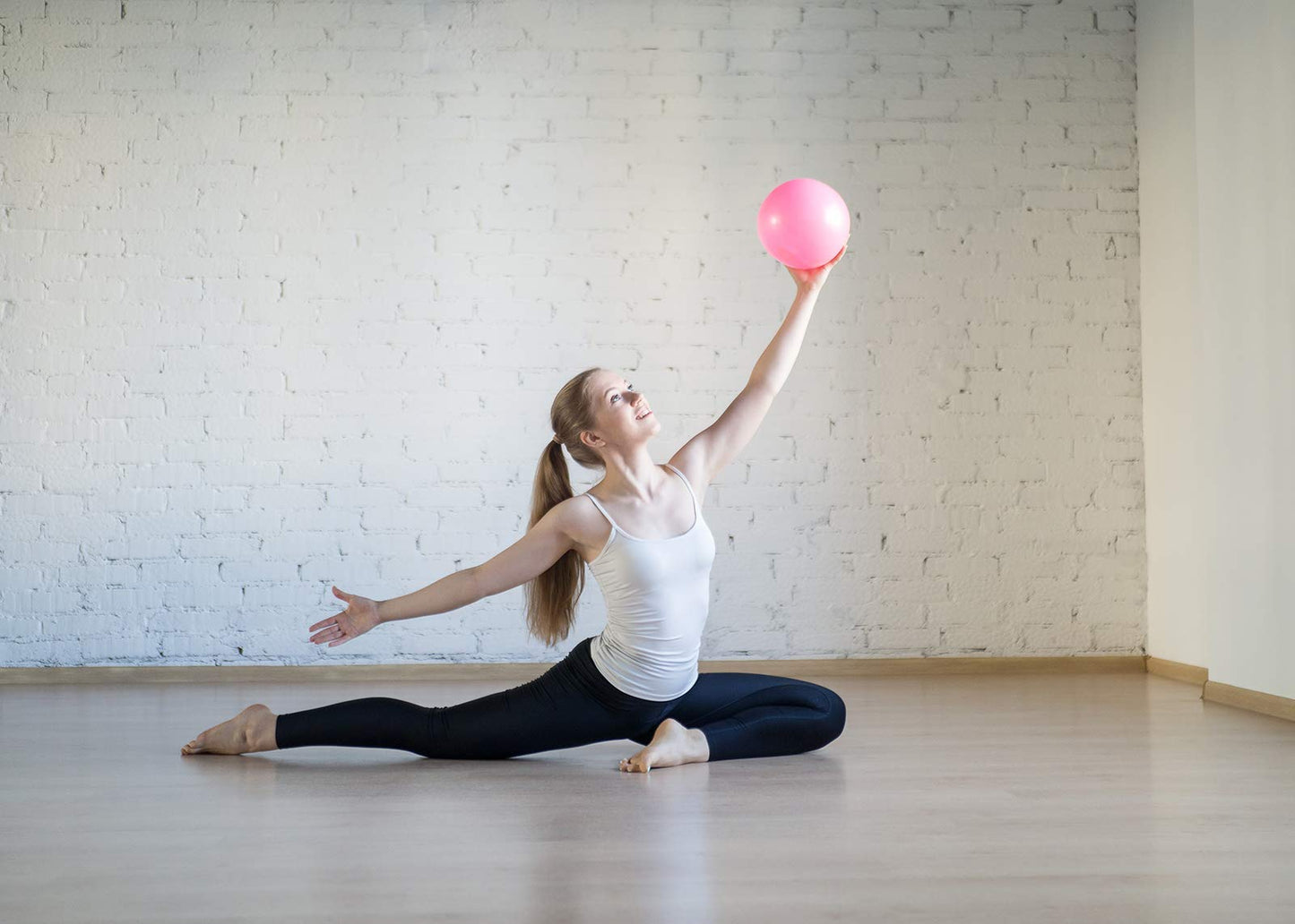 CIZEBO Small Exercise Ball for Between Knees, 6 inch Pilates Ball with Pump, Mini Yoga Core Ball Physical Therapy, Pink