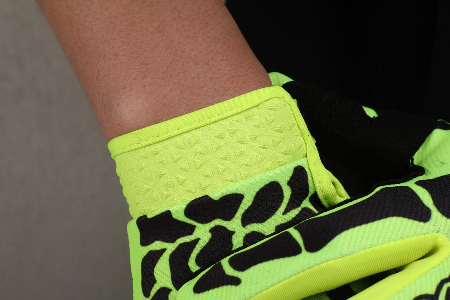 EXCEREY Skeleton Cool Motorcycle Bicycle Full Finger Off-Road Racing Gloves Outdoor Sports for Men Women & Mountaineering (Fluorescent Green, L)