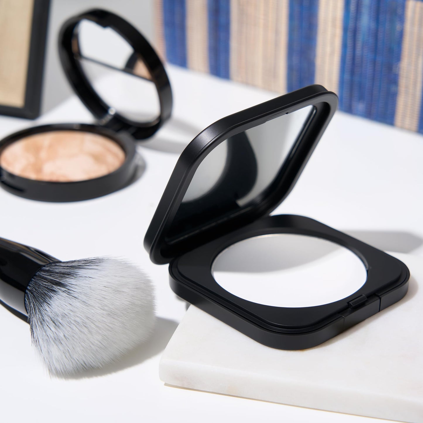 LAURA GELLER NEW YORK Matte Maker Pressed Setting Powder - Translucent - Setting Powder & Finishing Powder - Oil-Control - Filte