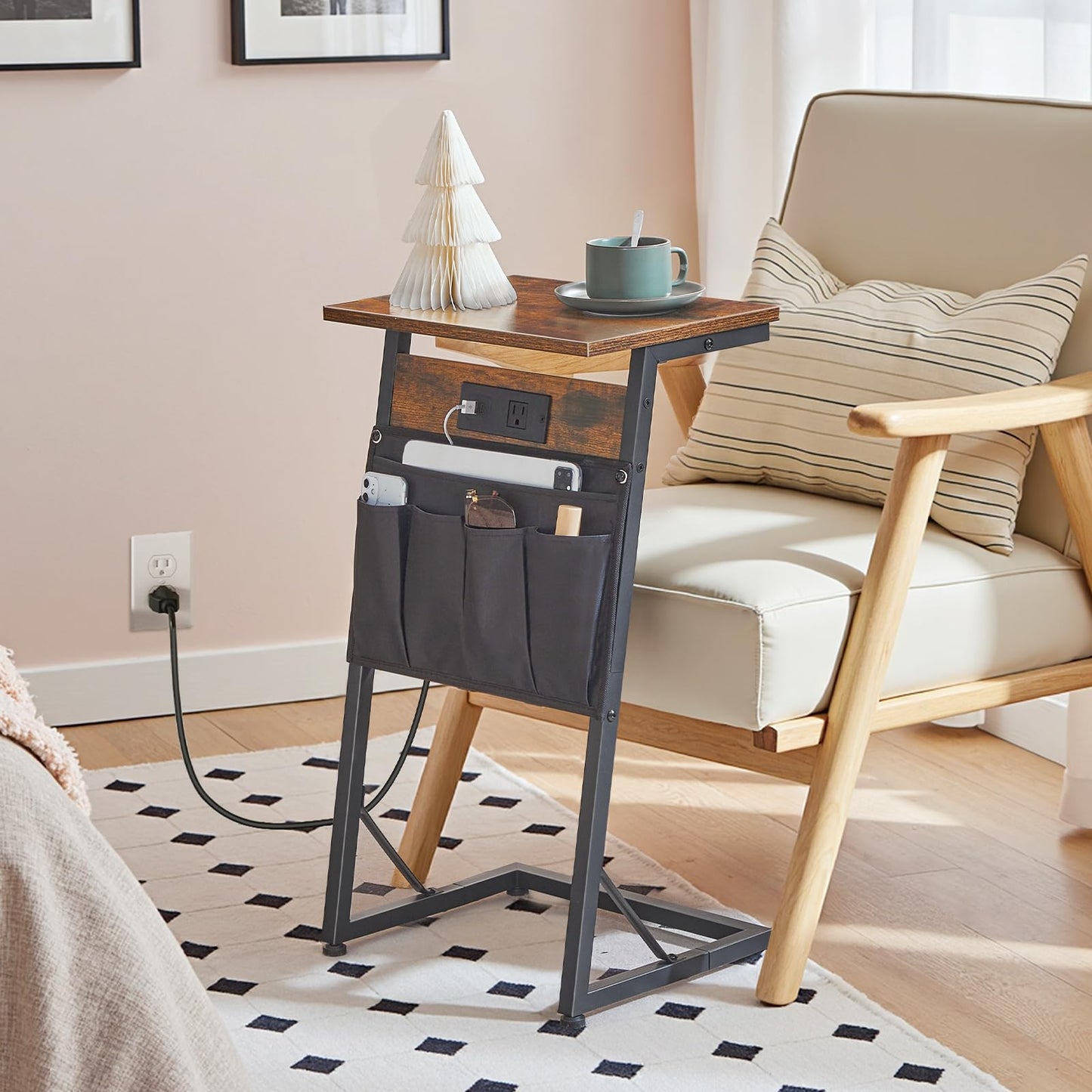HOOBRO C-Shaped End Table with Charging Station, Slide Under Couch Table with Storage, Small Sofa Arm Table Tray Side Table with Stable Metal Frame, for Living Room, Bedroom, Rustic Brown BF72USF01