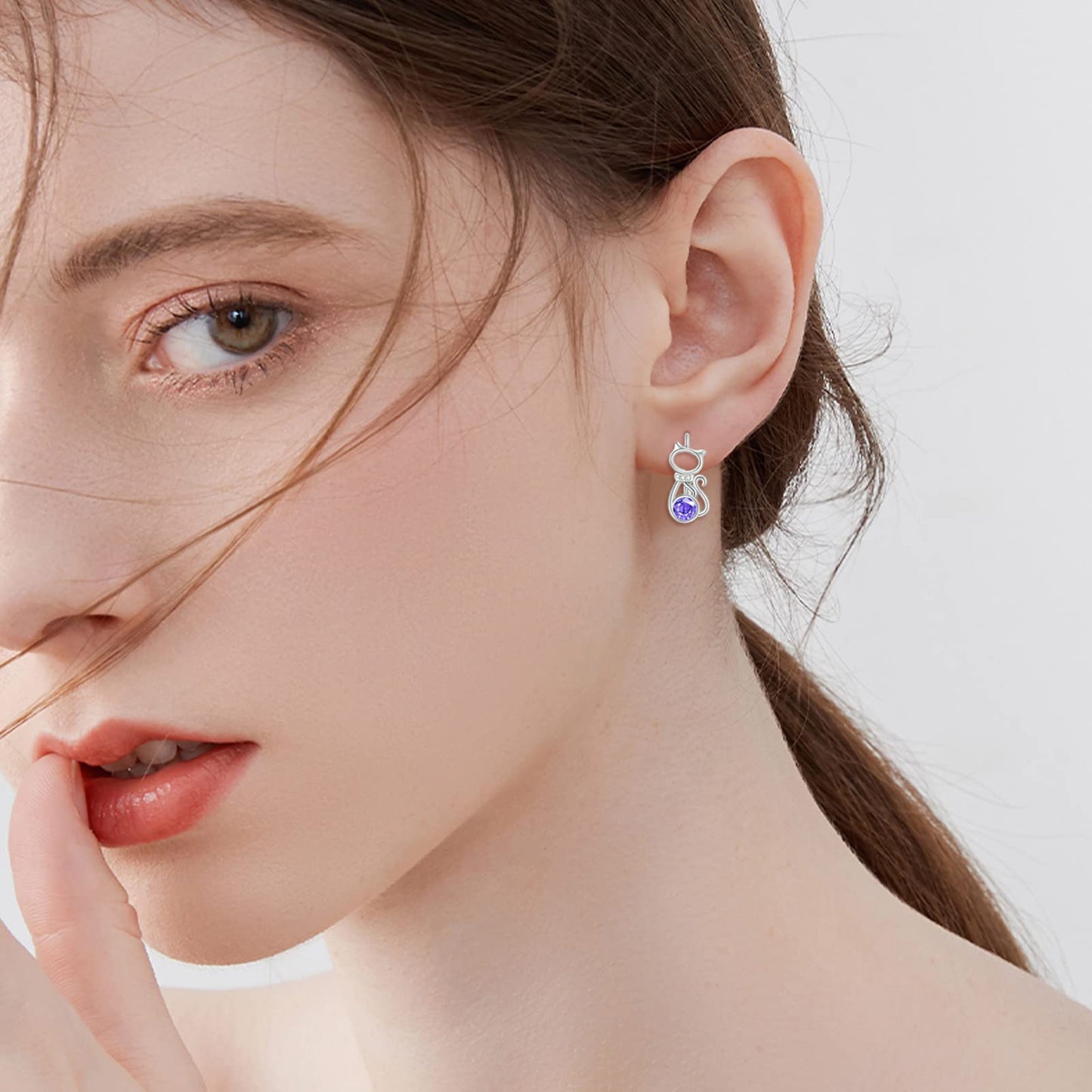 AOBOCO 925 Sterling Silver Cat Earrings for Women Purple Crystal Leverback Dangle Earrings Cat Jewelry Packaged with Jewelry Box Gifts for Women Wife