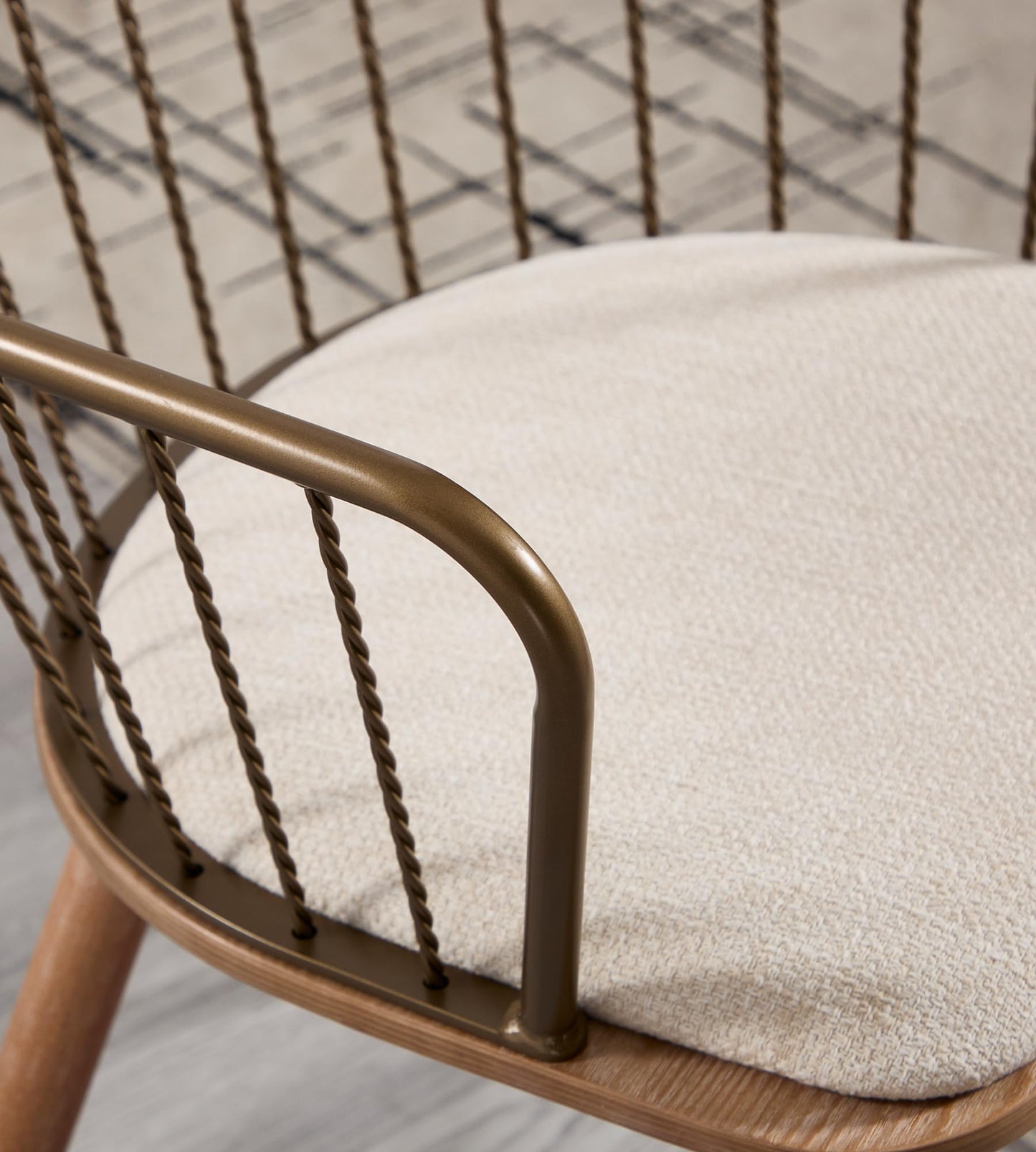 Linen Upholstered Dining Room Chairs Set of 2, Spindle Back Wooden Chairs, Mid Century Modern Dining Chairs with Arms & Metal Legs, Industrial Side Armchairs for Living Room/Restaurant,Beige