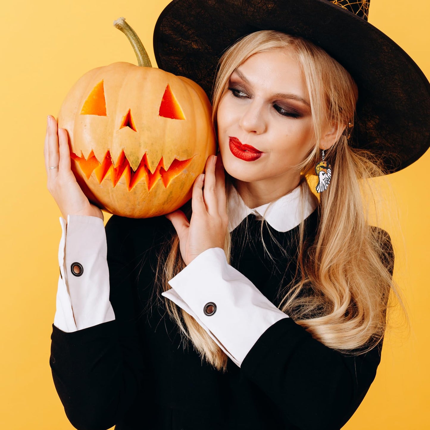 Risyfjew 8 Pairs Halloween Earrings for Women Lightweight Wooden Halloween Drop Dangle Earrings Pumpkins Ghosts Bats Cute Gifts Jewelry for Women