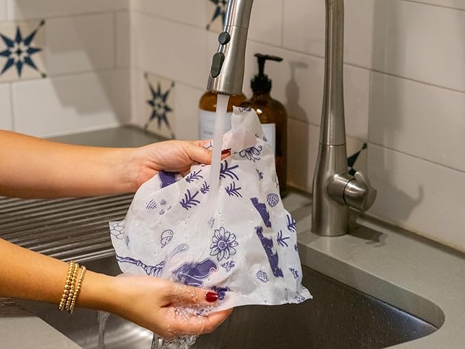PURE & SUSTAINABLE COMPANY Beeswax Wraps for Food Storage-Pack of 3 Reusable with Organic Cotton - Preserve Fruits, Vegetables, Sandwiches, Snacks, Leftovers. Size S,M,L. Bears Print