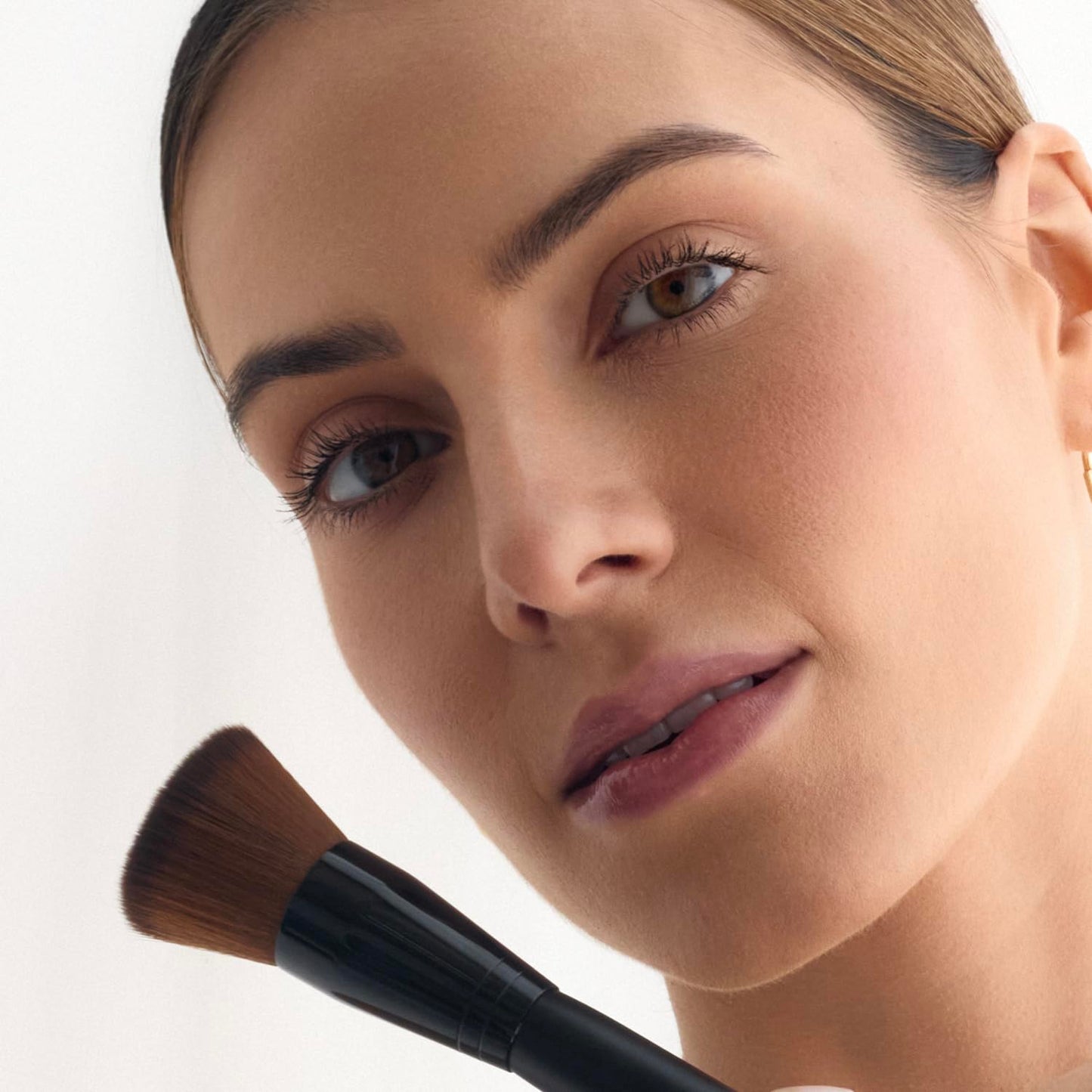 Palladio Flat Kabuki Brush, Professional Makeup Brush for Foundation, Face Blush, Powder, Cream, Contour & Highlight, Synthetic