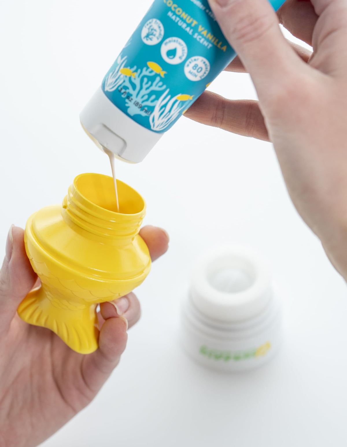 YAYA ORGANICS Sun-Easy Sunscreen Applicator, Refillable Roll-On with Sponge for Kids and Babies, Fun, Fast and Mess-Free applica