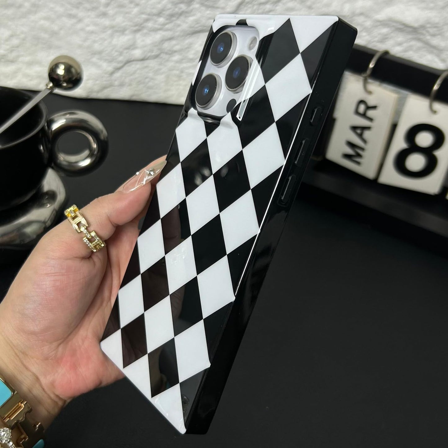 Roymonkey Checkered Magnetic Case For Iphone 15 Pro Max Compatible With Magsafe - Rectangular Diamond Checkerboard Pattern - Glo