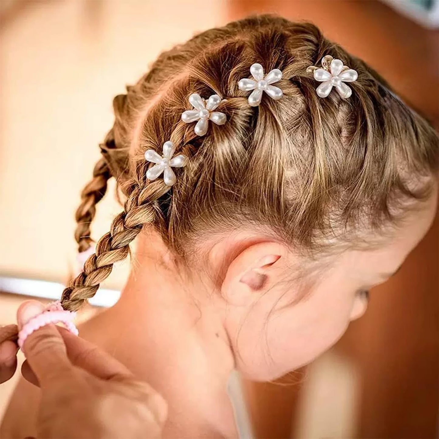 PreciRise 2 Pcs Small Mini Pearl Claw Clips with Flower Design, Sweet Artificial Bangs Clips Decorative Hair Accessories for Wom