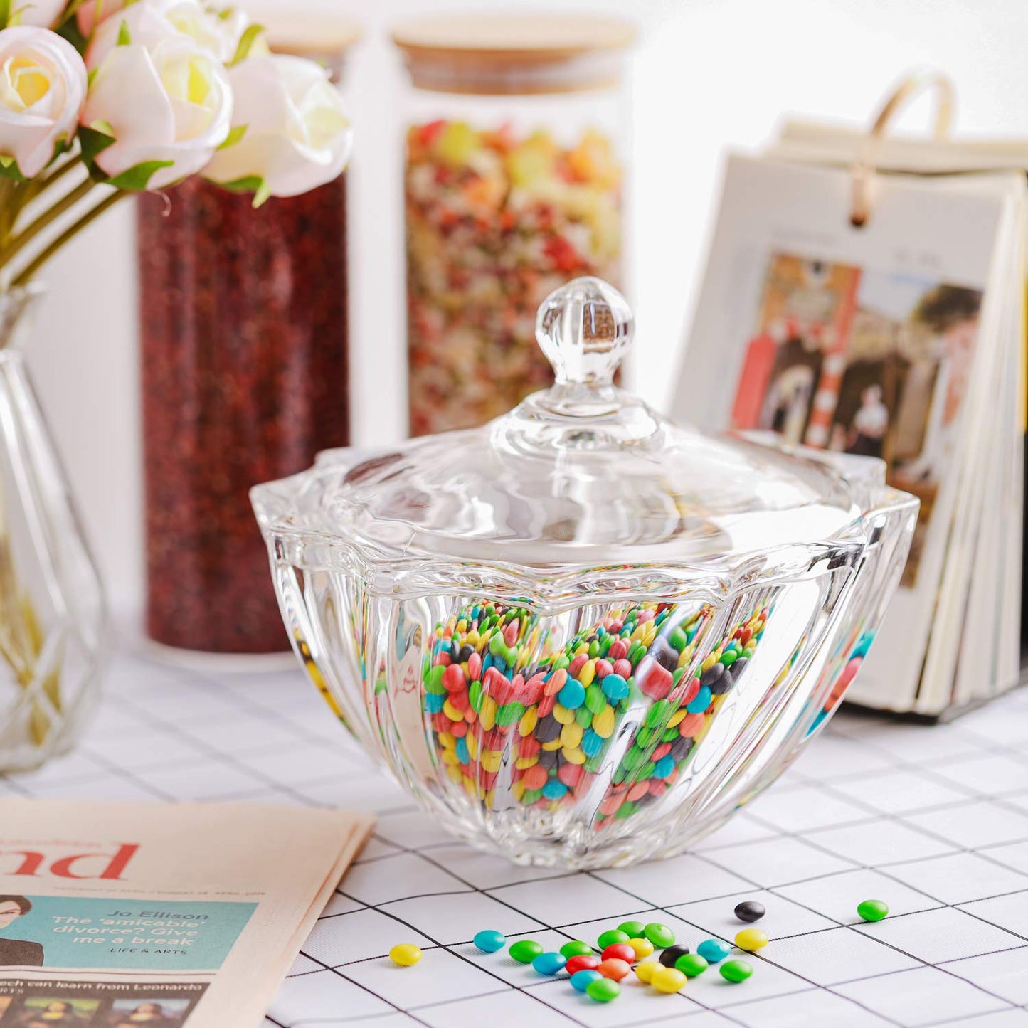ComSaf Glass Candy Dish With Lid, 30OZ Large Jar for Office Desk, Covered Dish, Decorative Cute Container, Jewelry Box for Wedding Party Buffet Decor