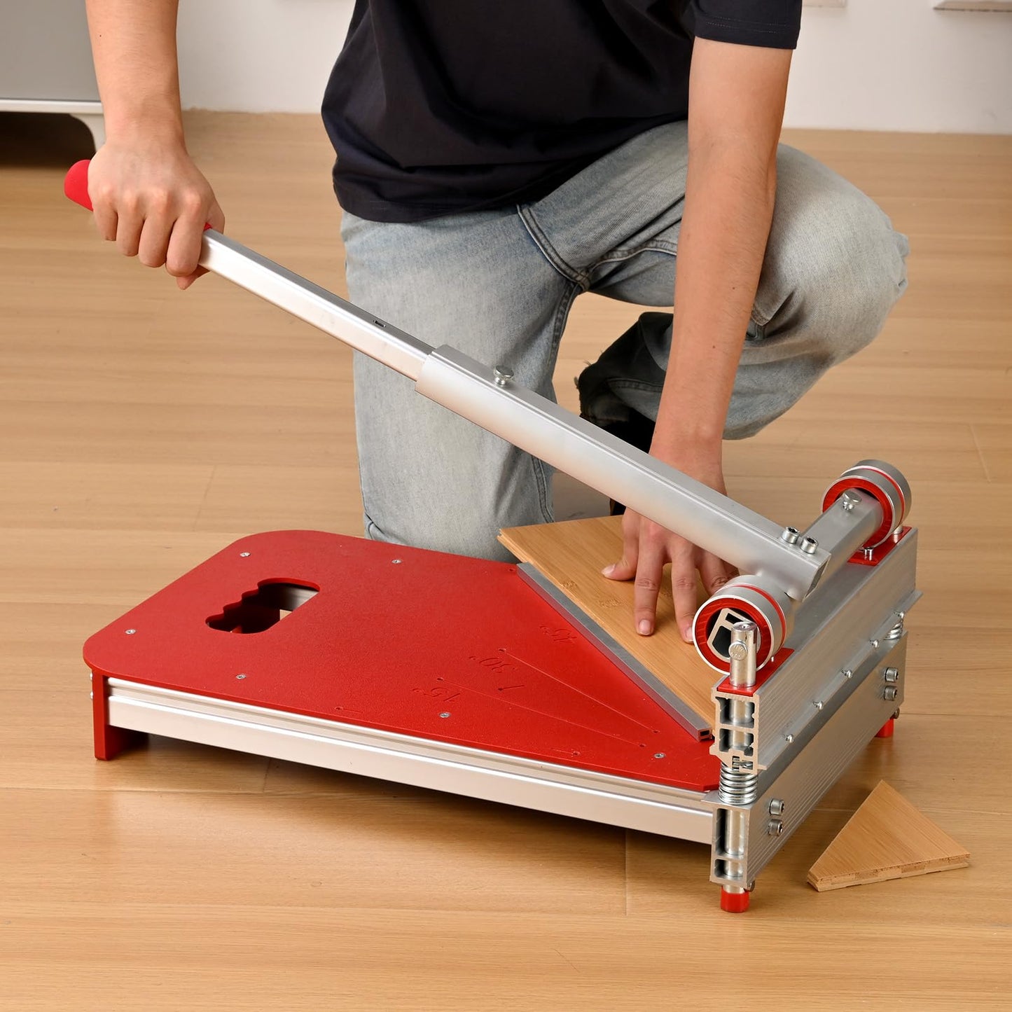 13“ Pro Vinyl Plank Cutter with Extra HSS Blade, Laminate Floor Cutter for Laminate Floor, Engineer Wood, LVP, LVT, VCT, SPC, WPC, Maximum cut to13 mm ! Simple Assembly, Quick Cutting
