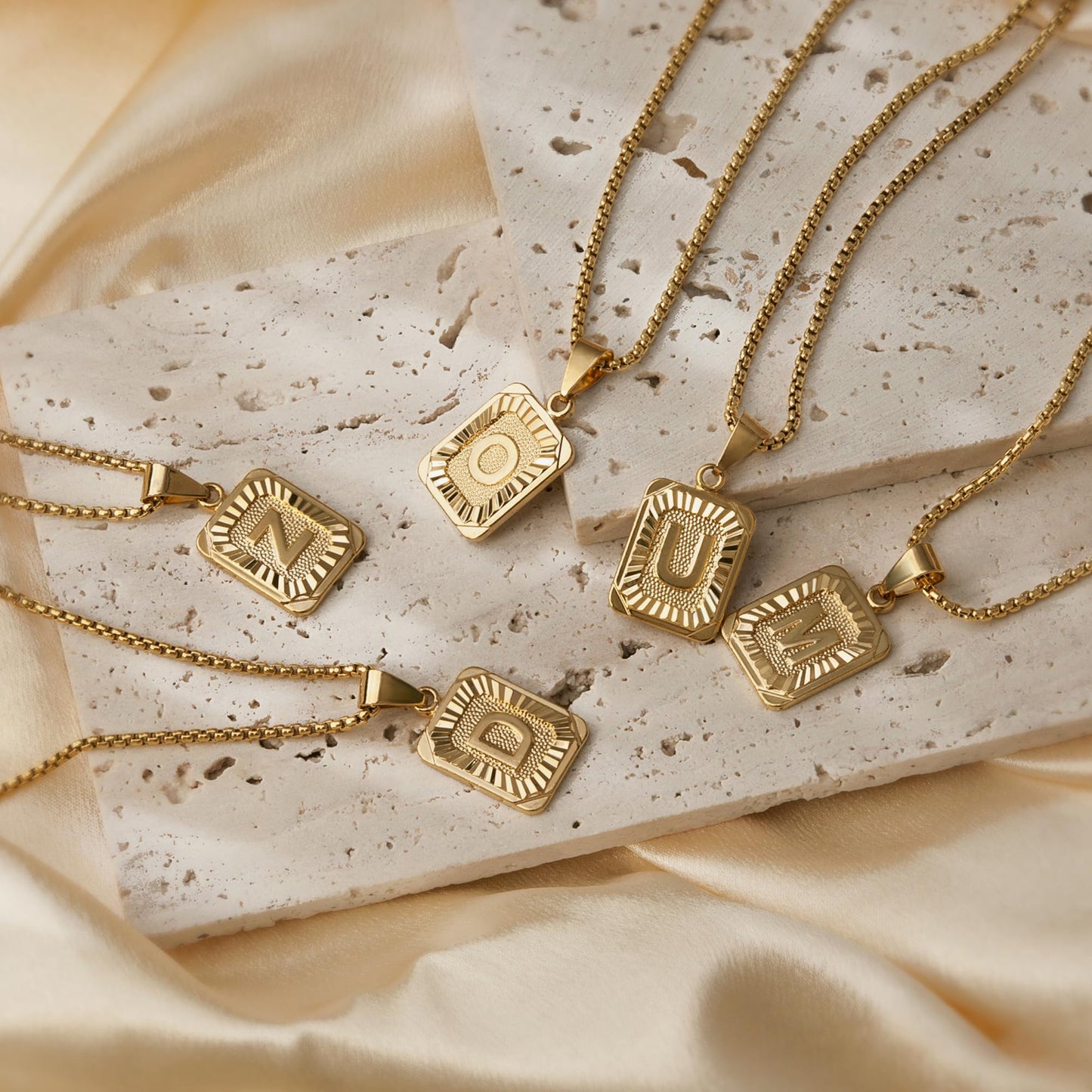 JSJOY Gold Initial Necklace - Monogram Letter O Pendant for Women & Boys