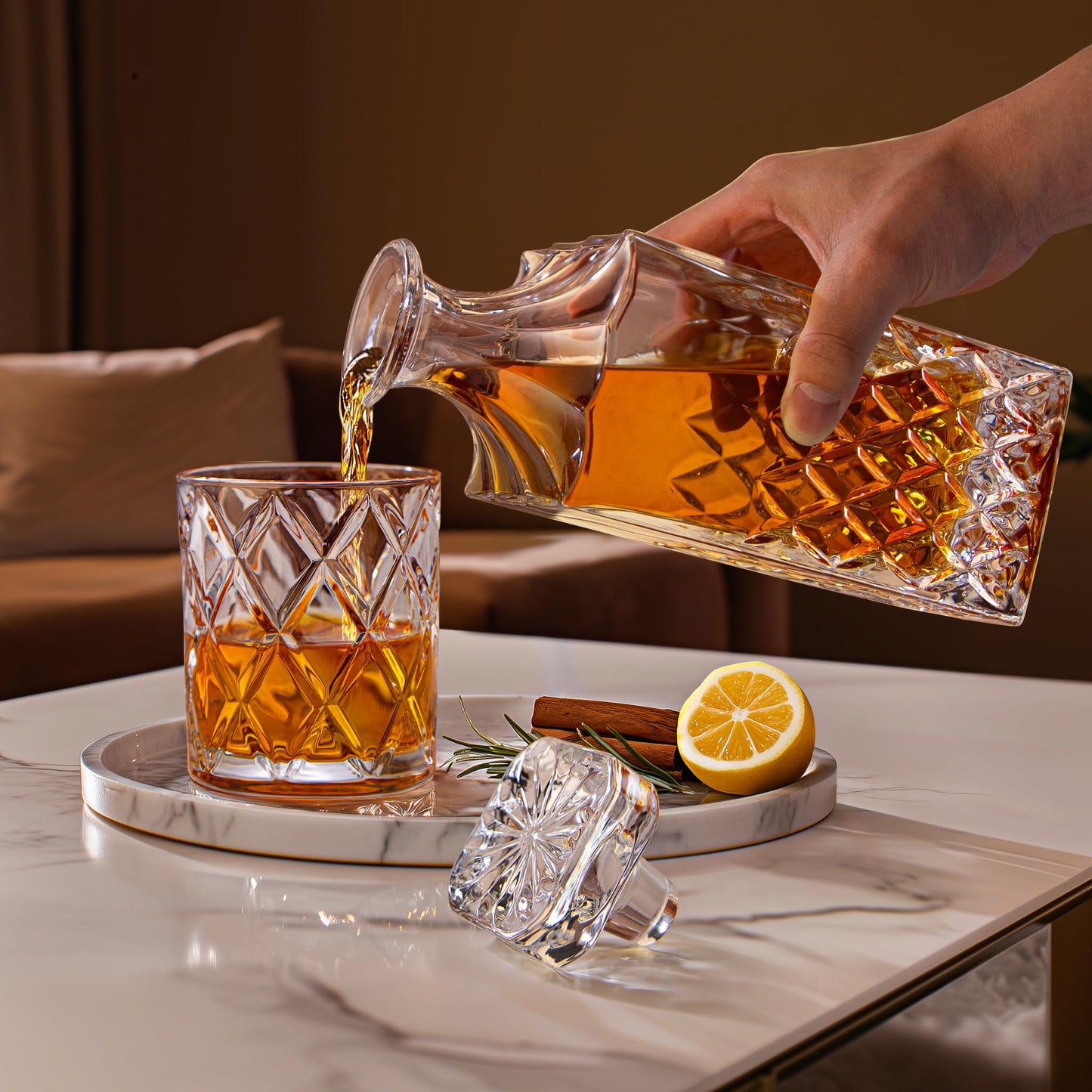 LIGHTEN LIFE Whiskey Decanter Set,Italian Style Decanter Set with 4 Glasses in Gift Box,Crystal Bourbon Decanter Set for Scotch,Liquor,Whiskey Decanter Set for Men and Women