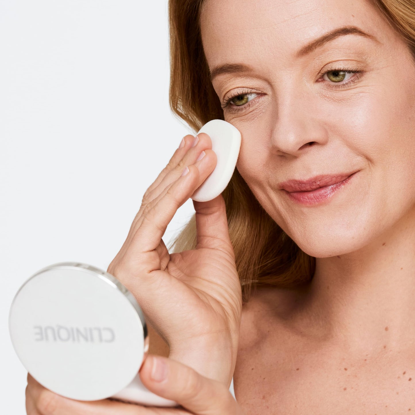 Clinique Beyond Perfecting Powder Lightweight Full Coverage Foundation + Concealer For Dry Combination to Oily Skin Types, Honey