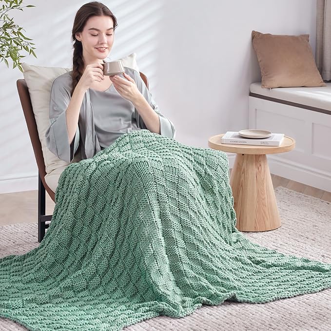Knitted Weighted Blanket for Adult, No Beads Heavy Blanket 60” x 80'' 17lbs, Breathable Chunky Knit Blanket, Cooling Weighted Blanket for Hot Sleepers, Christmas Home Decor (Light Green)