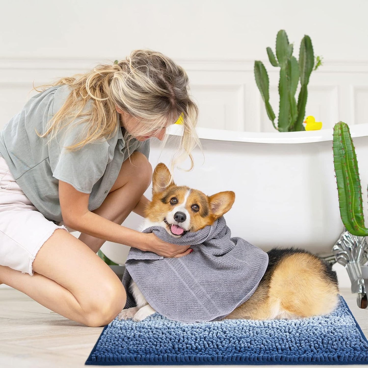 Gibelle Blue Bathroom Rugs, Luxury Chenille Bath Mat, Small Non Slip Shower Rug and Bath Room Floor Mats, Machine Washable, Quick Dry Bathmat, Soft Cozy Plush Rug for Tub, 16" x 24"