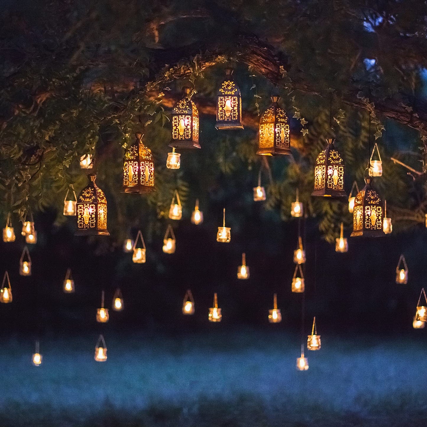 VETOUR Tea Lights Candles Battery Operated - Flameless Candles 100 Pack Led Tea Lights with Battry Powered Flickering Fake Tealights Bulk for Wedding Party Birthday Home Decoration (White)