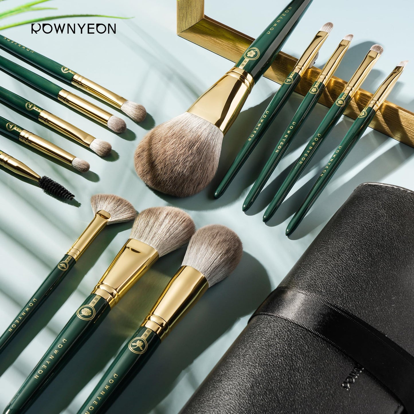 ROWNYEON DQ310 Small Eyeshadow Brush - Synthetic Fiber, Targeted Lid & Detail Application, Bionic Fiber Hair
