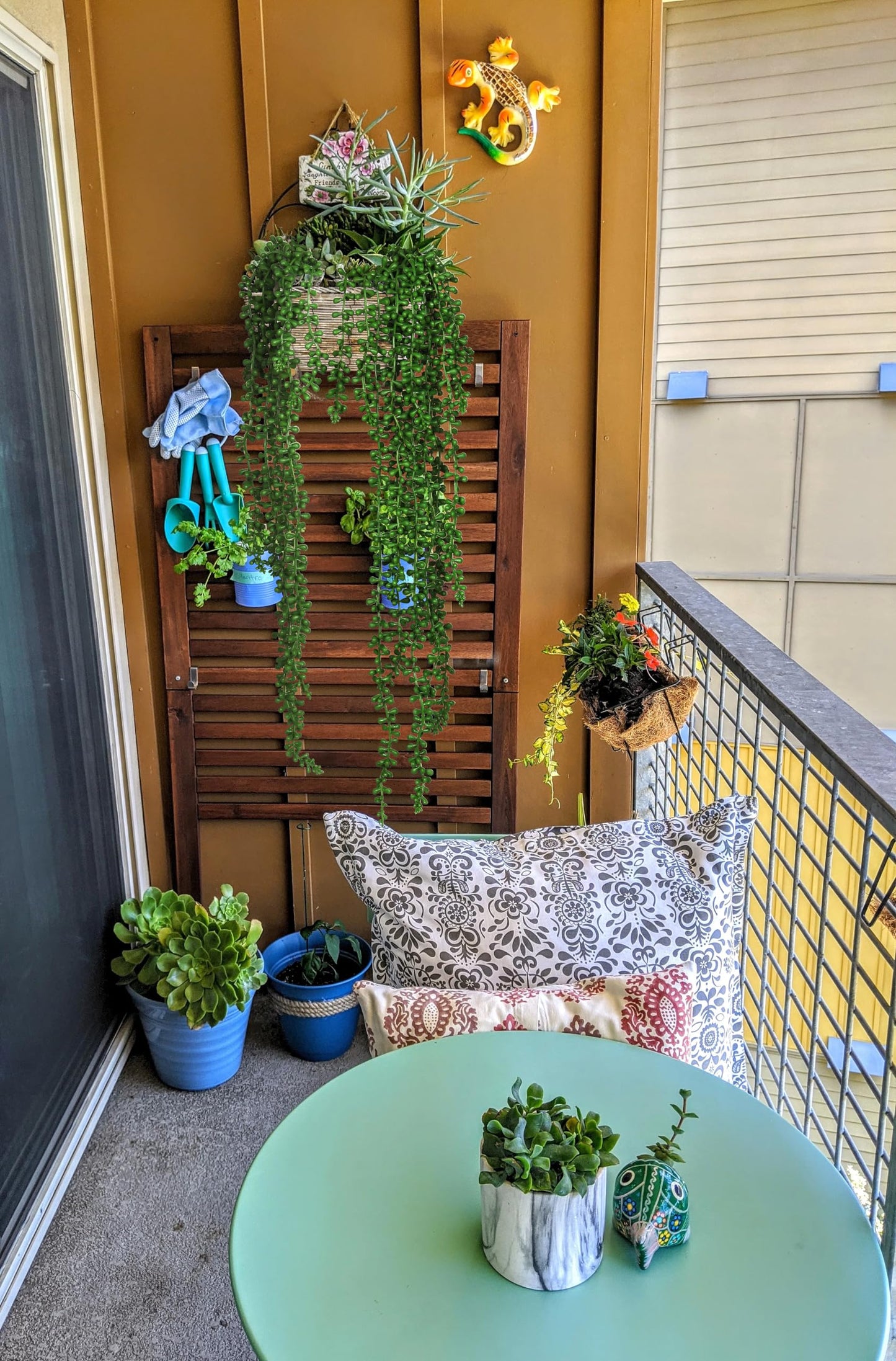 RECUTMS 6pcs Artificial Succulents Hanging Plants Fake Hanging Plants String of Pearls Faux Greenery Wall Plant Artificial Plants Indoor Outdoor Home Decor