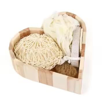 Luxury Bath and Spa Gift Set with Loofah and Other Bath Accessories in Wooden Heart Box