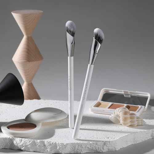 Concealer Brush, Angled Under Eye Makeup Small Foundation Precision Face Blending Brush (193 concealer brush)