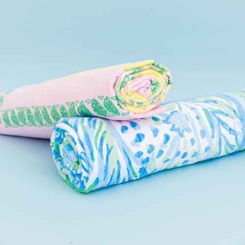 Lilly Pulitzer Oversized Pool/Beach Towel, 40 x 70, Large Terry Cloth Towel for Adults, Tropical Oasis