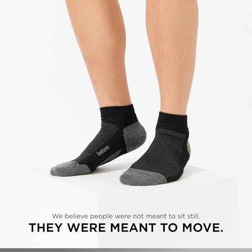 Feetures Elite Max Cushion Low Cut - Athletic Running Sock - Sport Sock with Targeted Compression - (1 Pair)