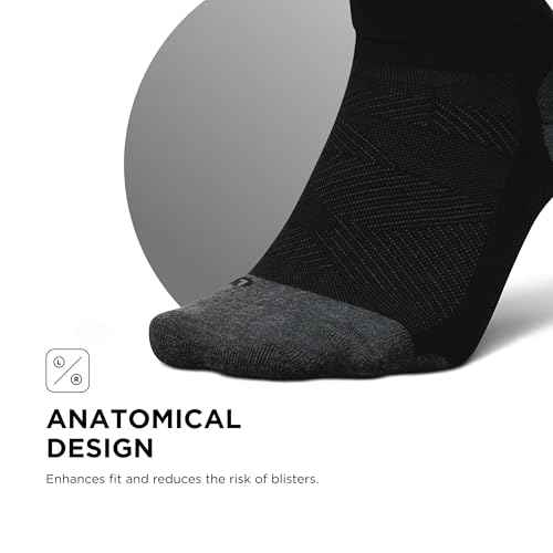 Feetures Elite Max Cushion Low Cut - Athletic Running Sock - Sport Sock with Targeted Compression - (1 Pair)