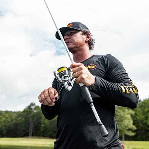 Lew's Laser SG Speed Spin Freshwater Spinning Fishing Reel, Size 400 Reel, Right or Left-Hand Retrieve, 5.2:1, Zero Reverse 1-Way Clutch Bearing, Silver (Clam Package)