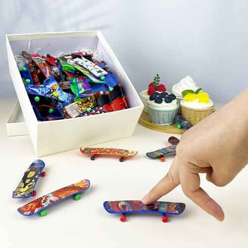 XIPEGPA 150 PCS Mini Finger Skateboards Finger Skateboard Toys for Birthday Party Favors Gift Props Decoration