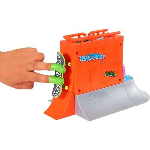 Hot Wheels Skate Aquarium Skatepark Playset Designed with Tony Hawk, Includes Tony Hawk Fingerboard & 1 Pair of Removable Skate Shoes
