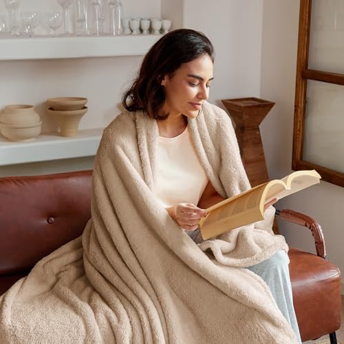 Exclusivo Mezcla Soft Fleece Throw Blanket for Couch, Super Soft Velvet Plush Fleece Blankets, Fuzzy Cozy and Warm for Win...
