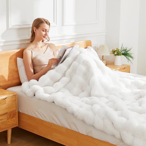 Latepis White Throw Blanket for Couch, Soft Faux Fur Bubble Blankets for Sofa Bedroom Living Room, Cozy Warm Fluffy Blanke...