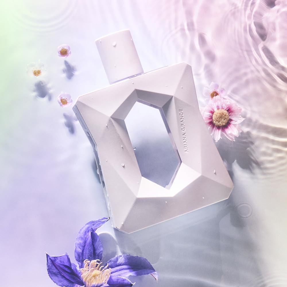 Ariana Grande God is a Woman Eau de Parfum - Fruity Musk Fragrance for Women - Women's Perfume with Notes of Orris, Pear, Vanill
