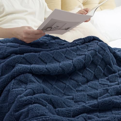 Exclusivo Mezcla Fleece Throw Blanket for Couch,Super Soft and Warm Lightweight Checkered Pattern Blankets for All Season...