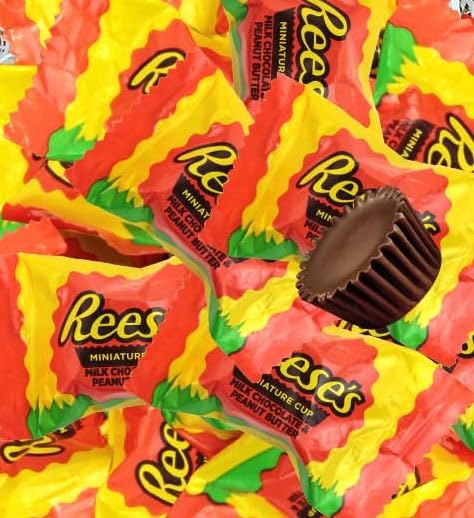 Reese Peanut Butter Cup Miniatures 2 lbs 100 Count – Individually Wrapped Milk Chocolate Candy 2 lb Pounds of Bulk Peanut Butter Chocolate Cups Great for Gift Basket Filler or Any Occasion