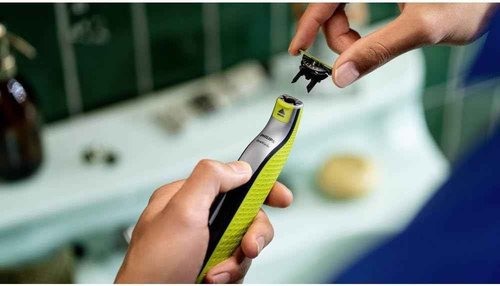 PHILIPS Shaver OneBlade 360 Face, Hybrid Electric Beard Trimmer and Shaver with 5-in-1 Face Stubble CombQP2730 20 (QP2730/20)