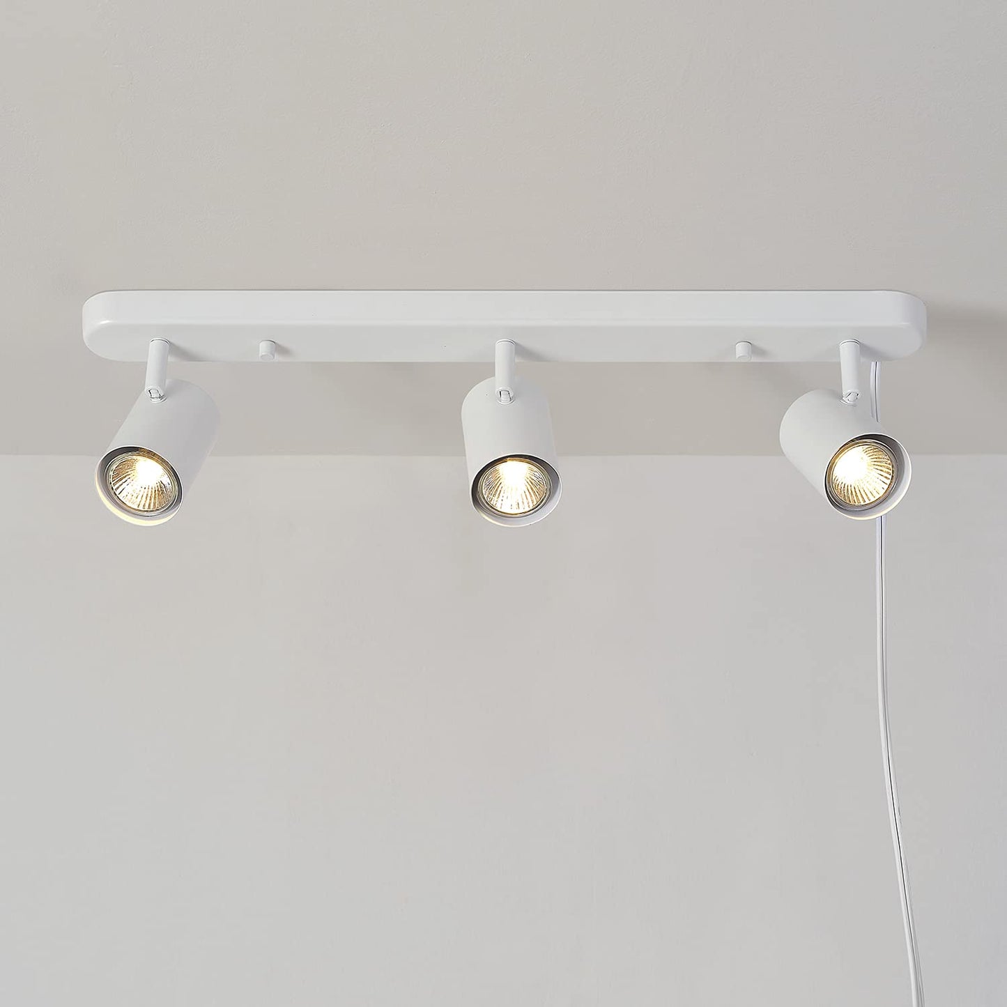 Globe Electric 60024 3-Light Plug-in Track Lighting, Adjustable Heads, Matte White Finish, 22-inch, GU10 Base, 15-Foot Cord with in-Line Switch, Modern Ceiling Light for Apartments and Rentals