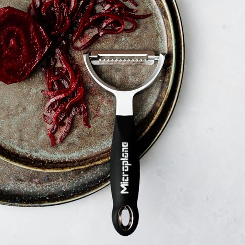 Microplane Professional Y-Peeler – Ultra-Sharp Stainless Steel Blade with Ergonomic Grip