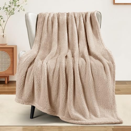 Exclusivo Mezcla Soft Fleece Throw Blanket for Couch, Super Soft Velvet Plush Fleece Blankets, Fuzzy Cozy and Warm for Win...