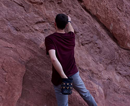 Noborou Chalk Bag for Rock Climbing + Crossfit + Weightlifting | Bouldering Chalk Bag | Wide Opening | Large Zippered Pock...