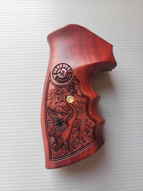 BMPL Hardwood Luxury Laser Grips Compatible with Taurus Medium/Large Frame.357 M44, 65, 66, 80, 82, 83, 96, 431, 441, 607, 608, 669 Revolver Handmade