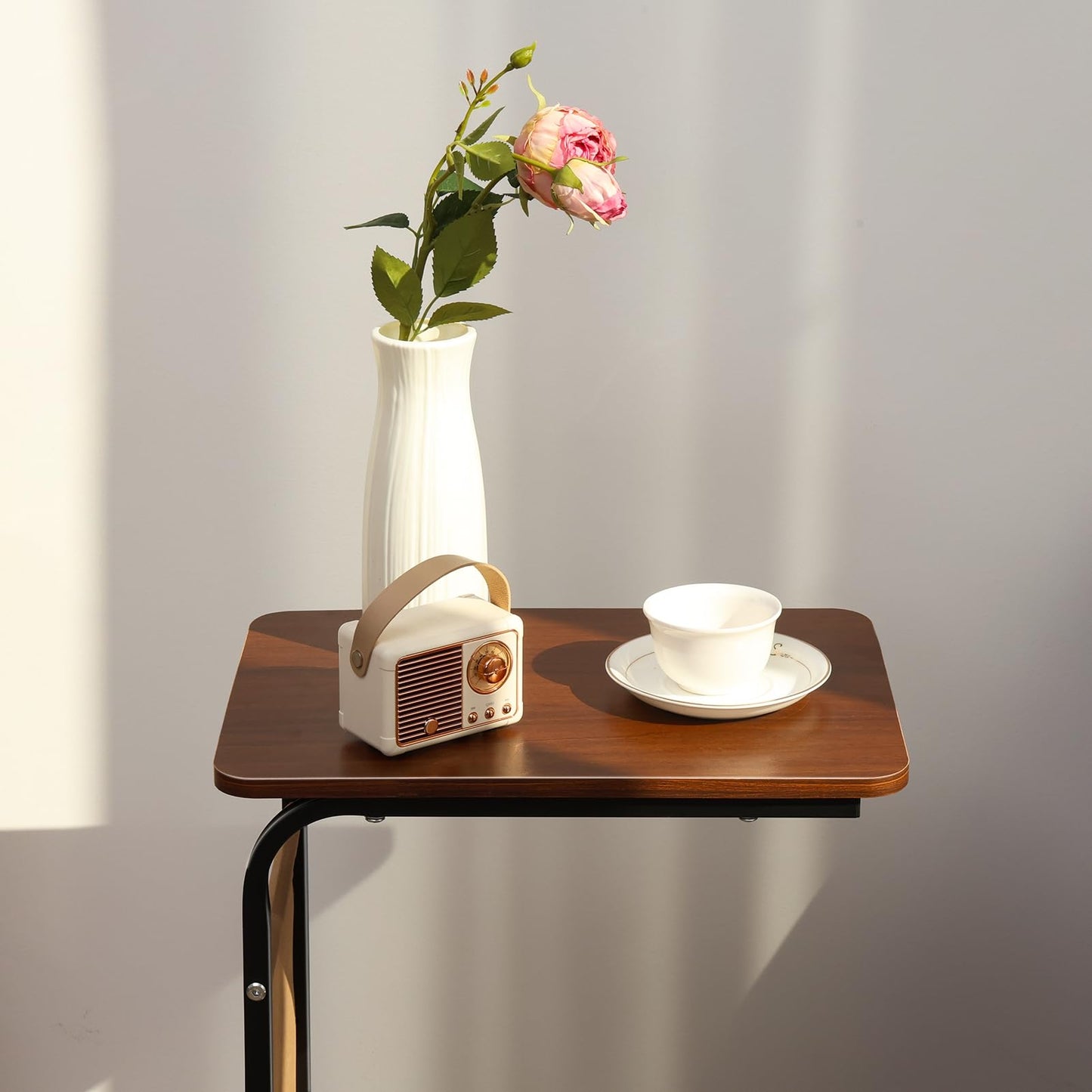 diowewea C Shaped End Table, Adjustable Height Side Table for Small Spaces, C Table with Wheels, Couch Table with Storage Shelf and Fabric Storage Bag, Side Table for Sofa Living Room Bedroom Brown