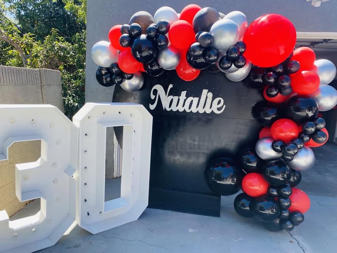 PTGOLUO 153Pcs Red and Black Silver Balloons Garland Arch Kit with Stars -22 18 12 10 5 inch Different Size Red Black Metallic Silver Balloon for Birthday Graduation Racing Car Poker Party Decorations