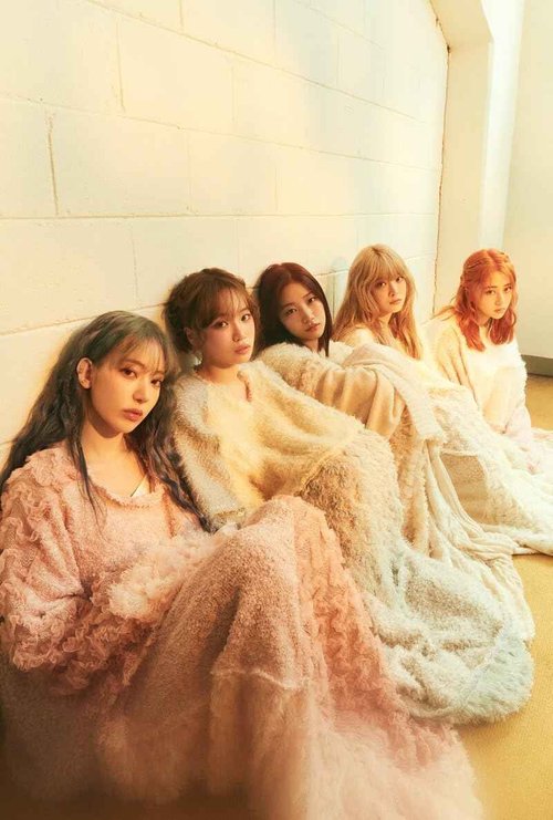 KPOP LE SSERAFIM Easy 3rd Mini Album Standard 3 Version SET CD+1p Folding Poster on Pack+104p Booklet+1p PhotoCard+1p PostCard+3ea Sticker+1ea Lyric Book+Tracking Sealed LSFM