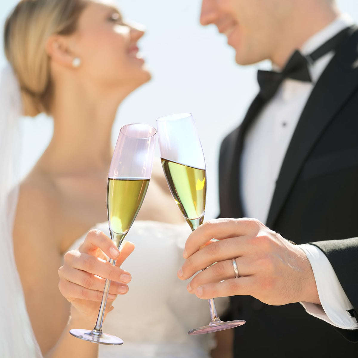 DORELINA Bride and Groom Champagne Glasses Set of 2,Wedding Gifts for Couples 2025, Iridescent Crystal Wedding Champange Flutes and Cake Server Sets Engagement Newlyweds-6oz