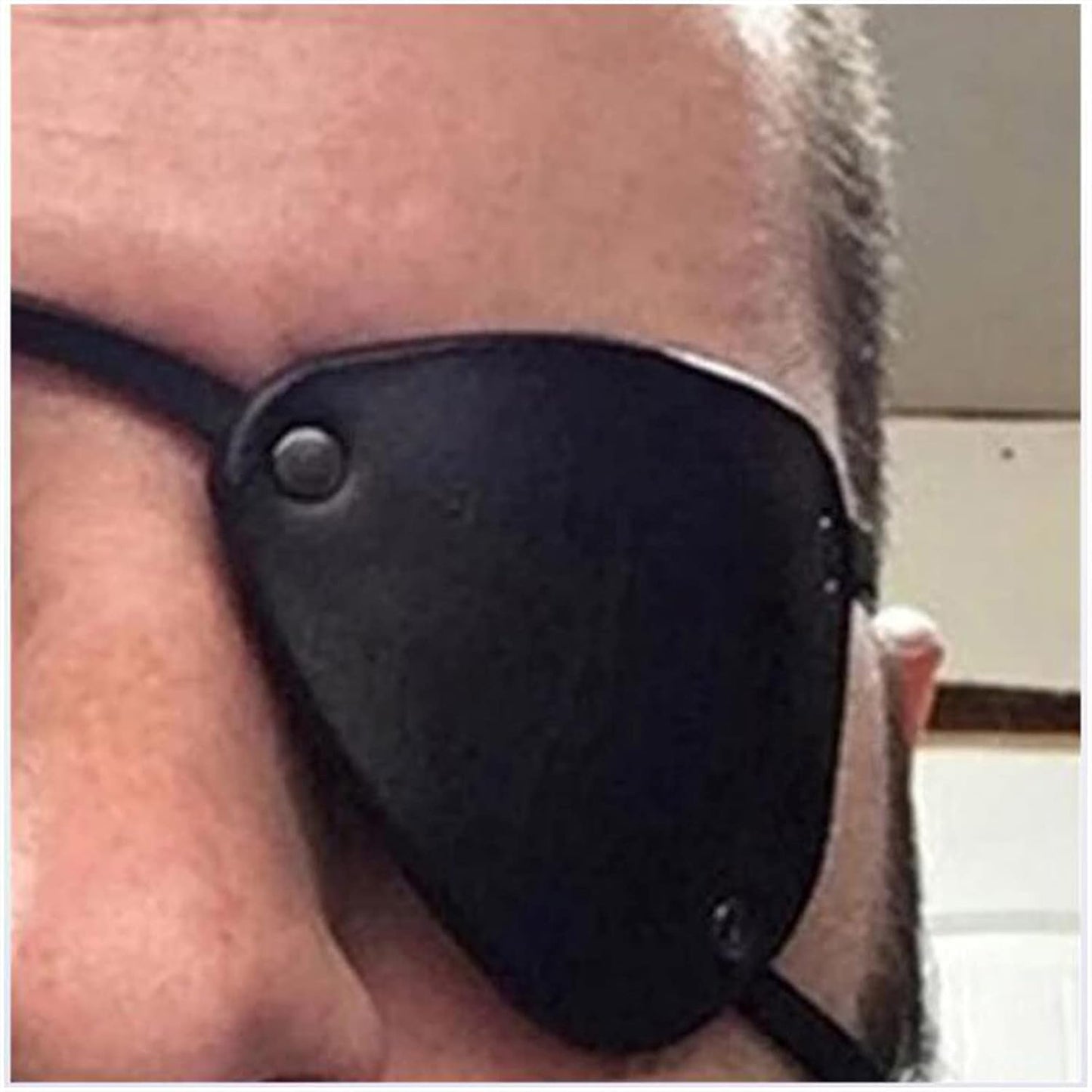Retro Single Eye Patch - Black Eye Patches - PU Leather Pirate Eye Patch Cover - Adjustable Medieval Steampunk Blindfold for Adults Role Play Costume Accessories, (Right)