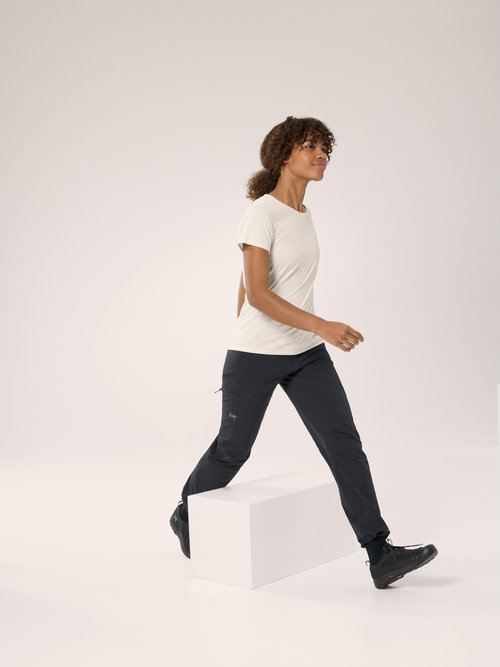Arc'teryx Taema Crew Neck SS Women's - High-Performance Short Sleeve Workout Shirts for Women - Quick Dry, Lightweight Womens Workout Tops for Hiking, Running, Fitness | Arctic Silk Heather, Small